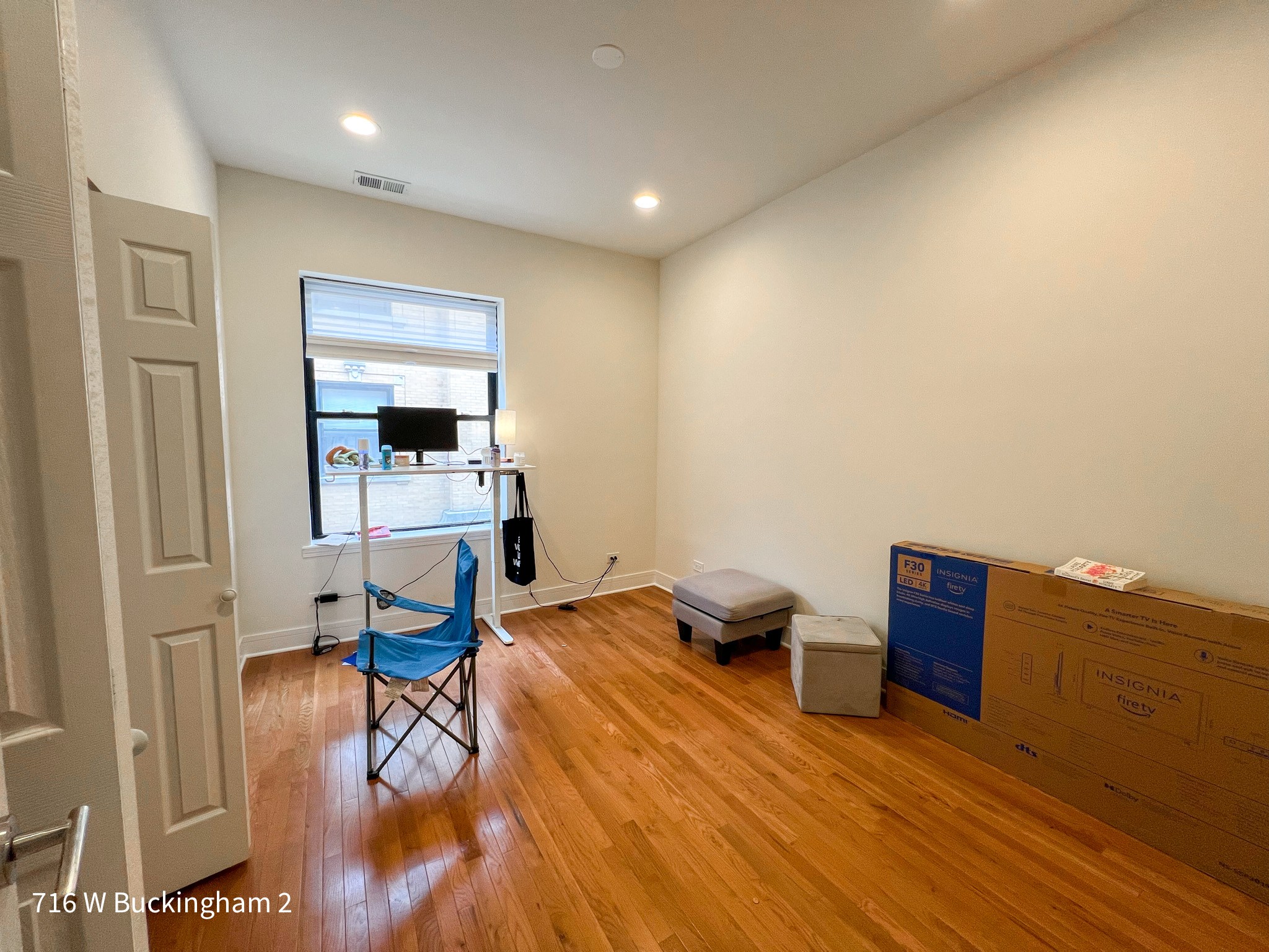 710-16 W Buckingham Pl 710-16 W Buckingham Pl, Chicago, IL 60657 - Leasing by Cross Street